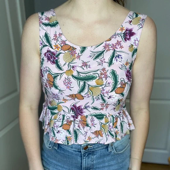 Tamga Tasi Sleeveless Top - Picture 2 of 6